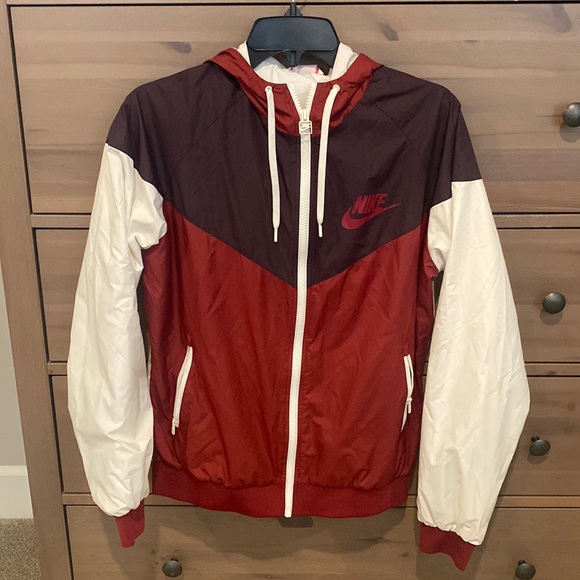 Womens NIKE Windrunner - Picture 1 of 8